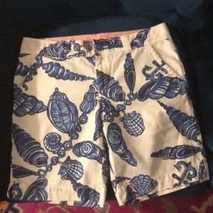 EUC Lilly Pulitzer resort shorts Fallin’ In Love